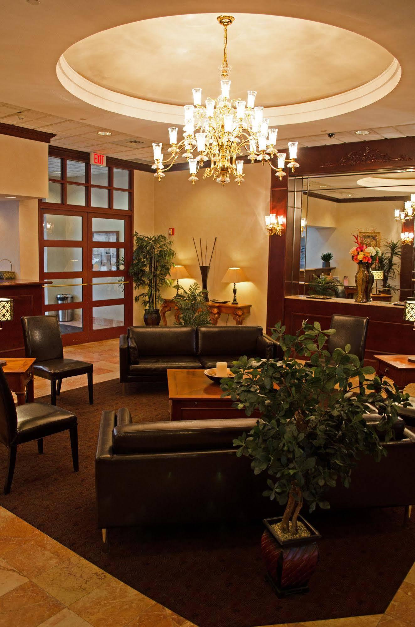 Clarion Hotel&Suites University-Shippensburg Exterior foto