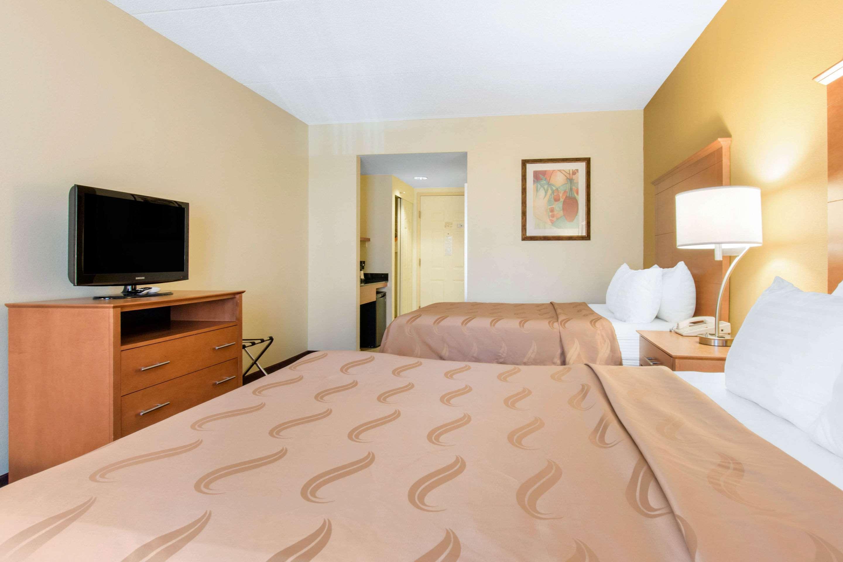 Clarion Hotel&Suites University-Shippensburg Exterior foto
