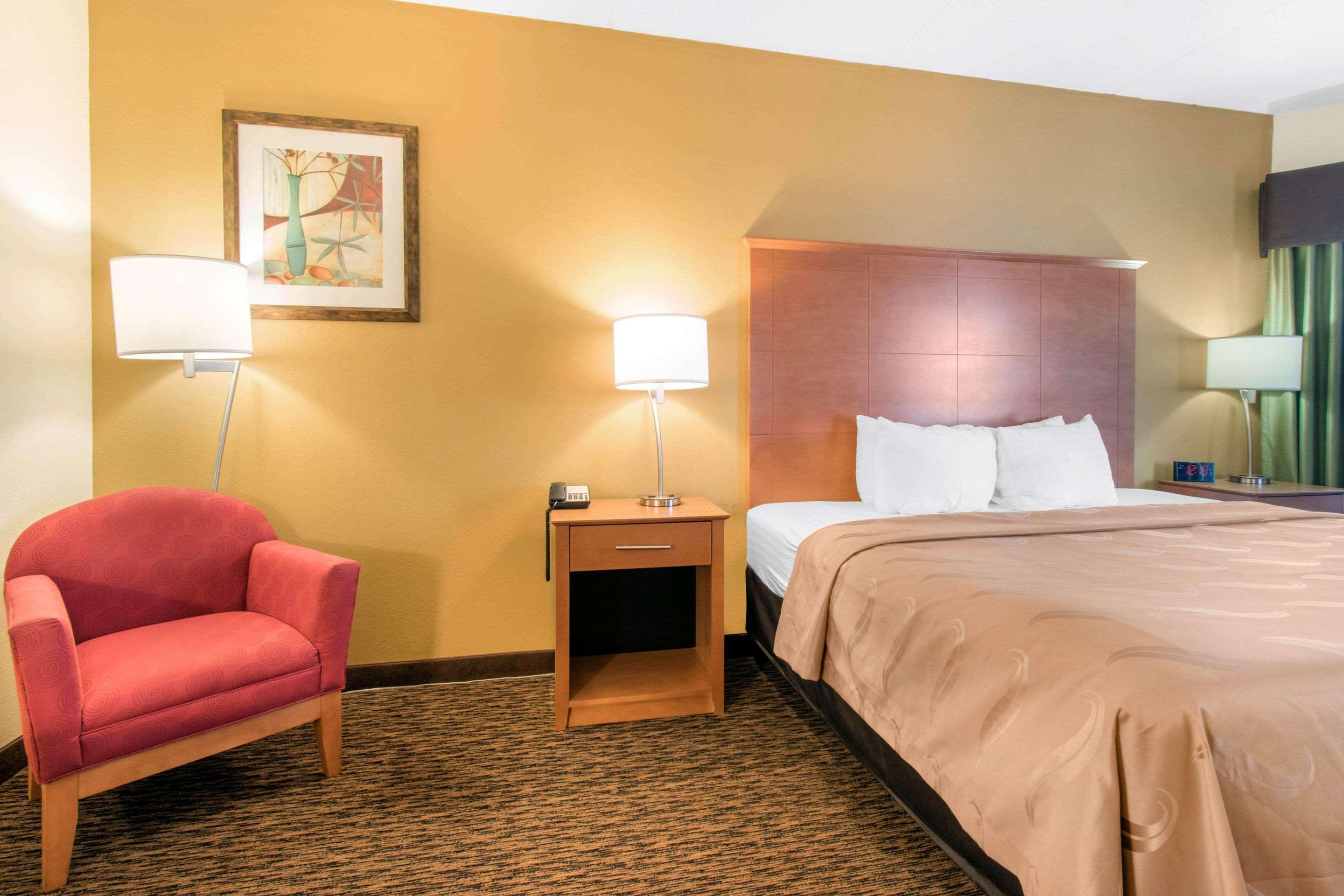 Clarion Hotel&Suites University-Shippensburg Exterior foto