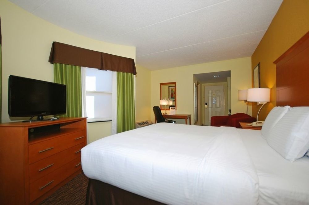 Clarion Hotel&Suites University-Shippensburg Habitación foto