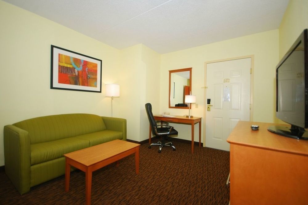 Clarion Hotel&Suites University-Shippensburg Habitación foto